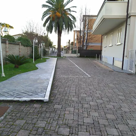 Esperanto Apartament Marina di Massa